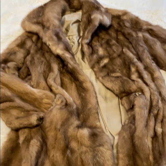 Vintage Fawn colored mink thigh length coat - Picture 2 of 2